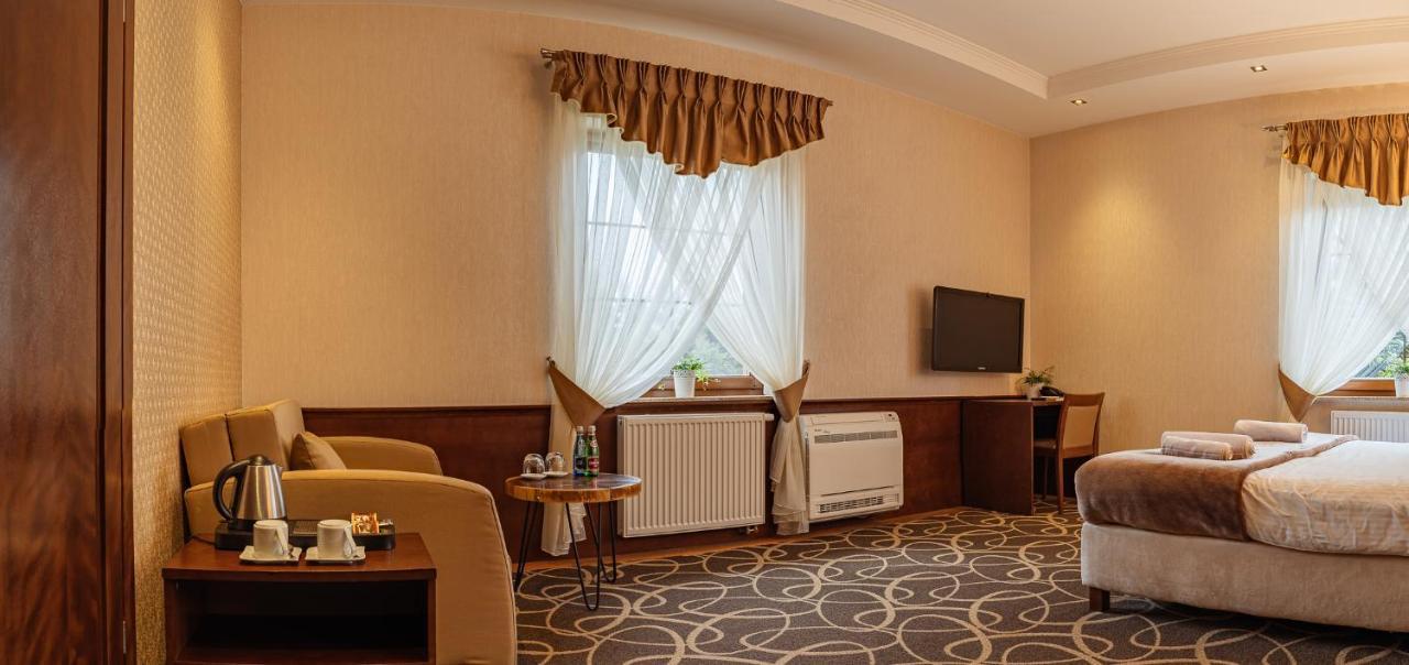 Hotel Dwor Choiny Kazimierzowka Exterior photo