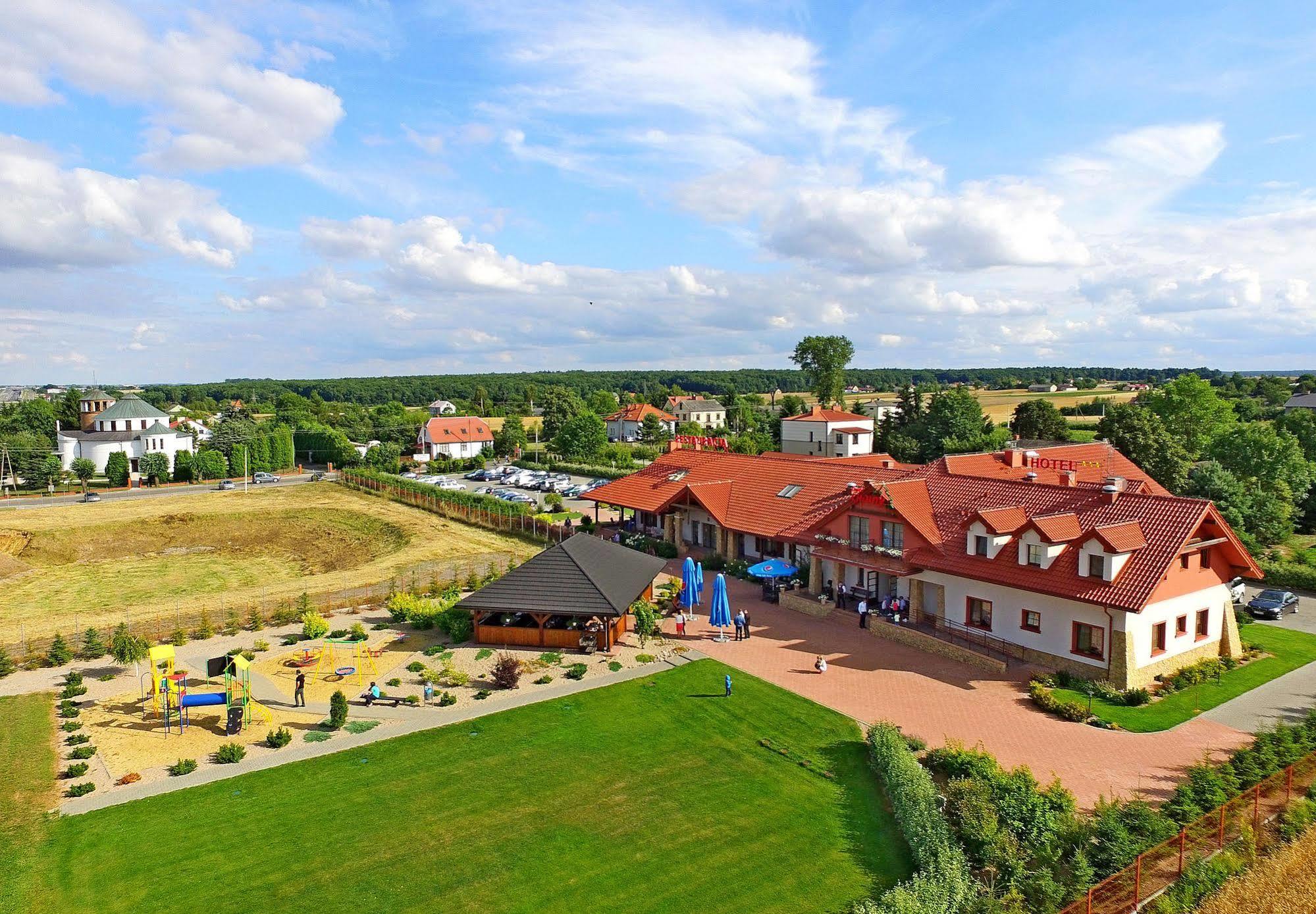 Hotel Dwor Choiny Kazimierzowka Exterior photo